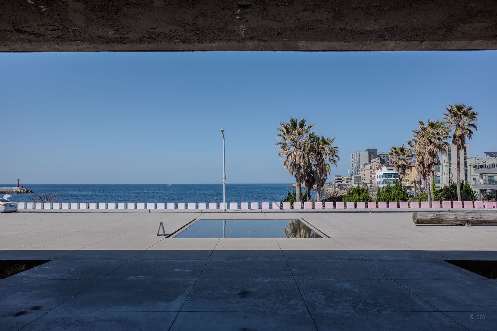 Cafe Jinjungsung Jongjeum, Jeju: End of the Line