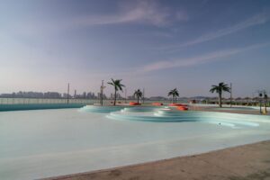 Baegot Hanul Park, Siheung: Palms at the Edge of the Empty City