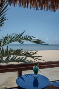 Hawaiida, Daebudo: Tiki Bar at the Edge of the West Sea